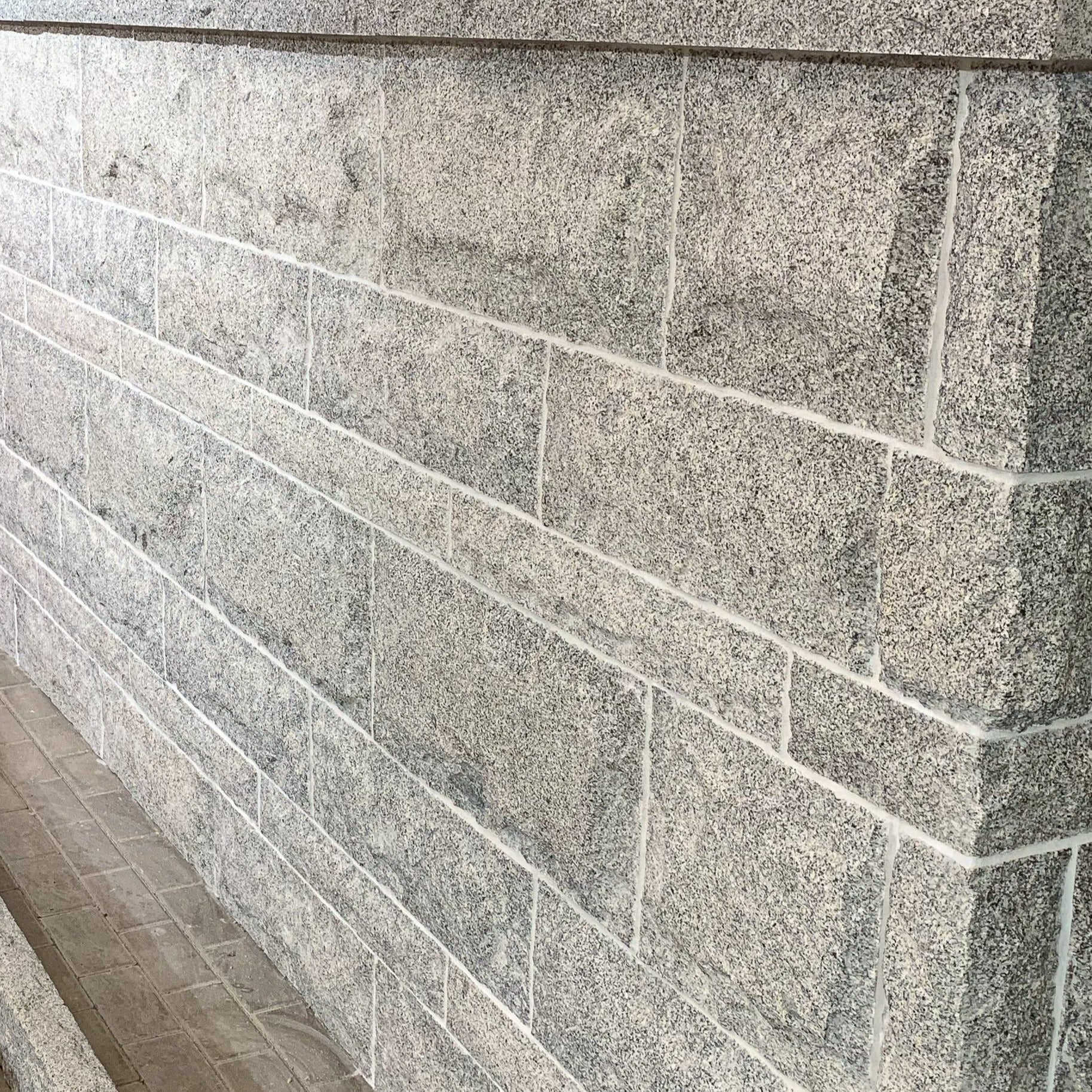 Murbeklädnad Rustik Hörn Grå 400/100x100x30-50 | Stenbolaget.