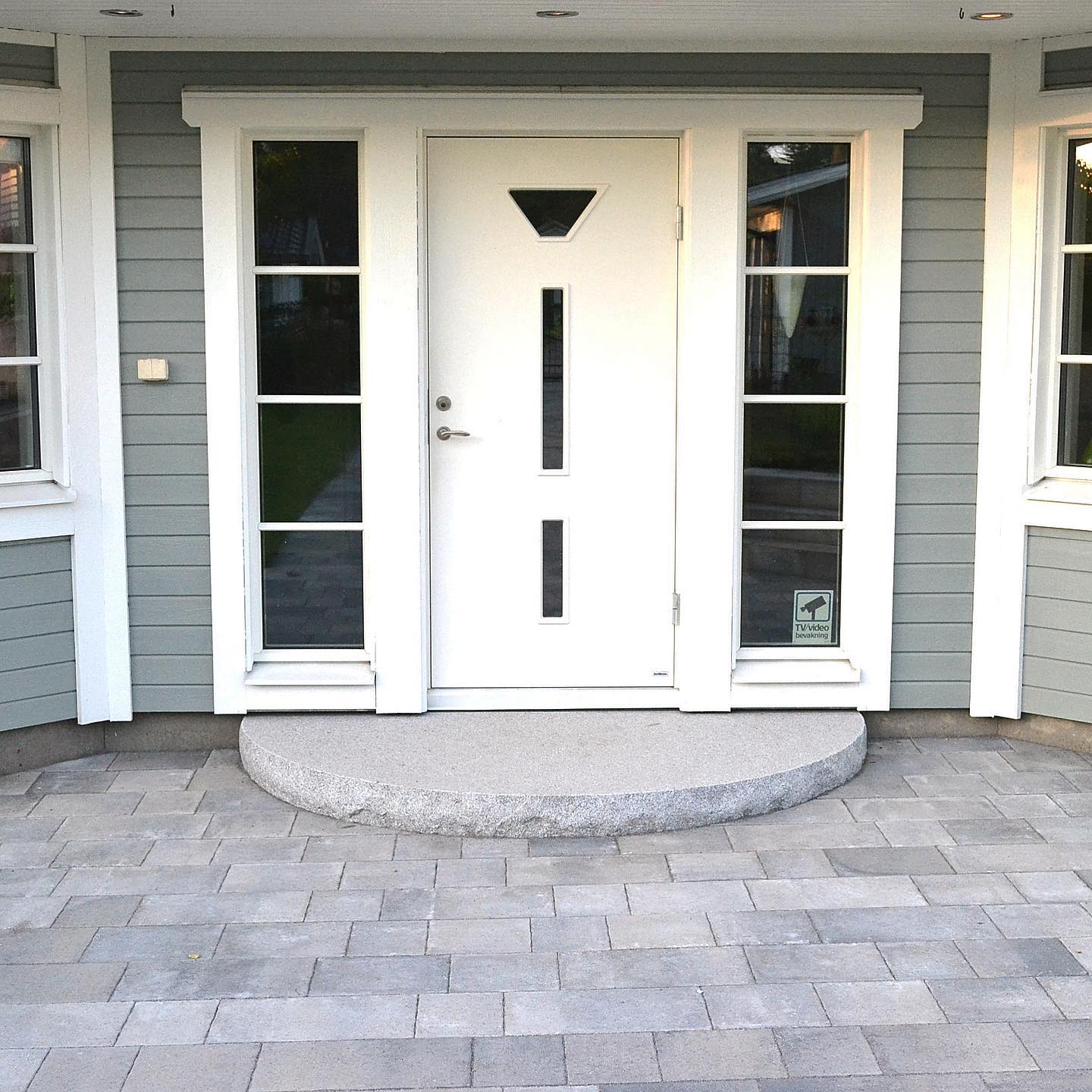Entrance Step Granite Bergama Grey Round 2300x1150x150