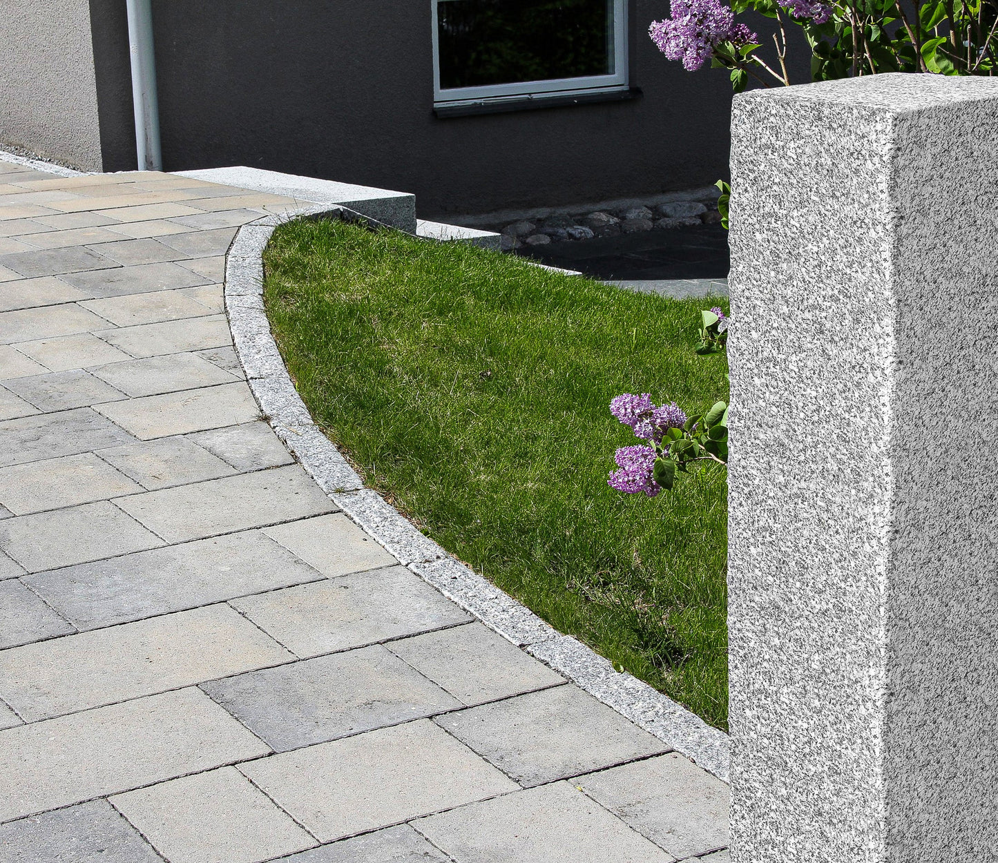 Granitstolpe Grå Modern 2300x400x400 | Stenbolaget.