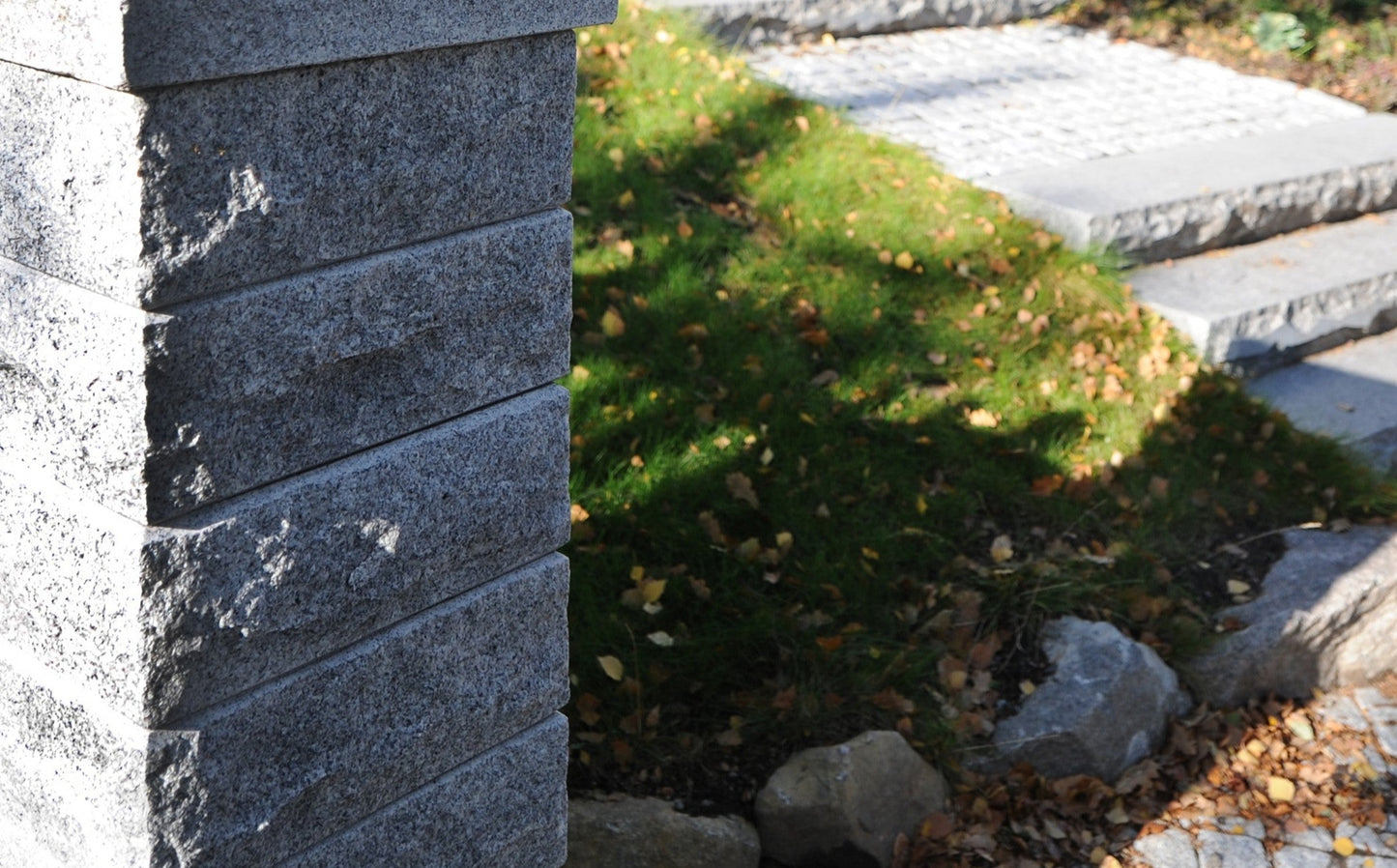 Pole Stone Rustic Granite Bergama Grey 300x300x150