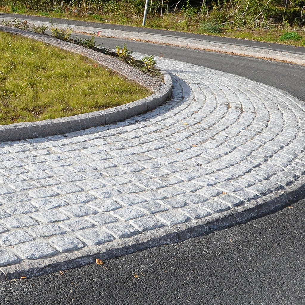Curb Stone RF1 Granite Bergama Grey Radius 0,5-12,0 500-1100x300x150