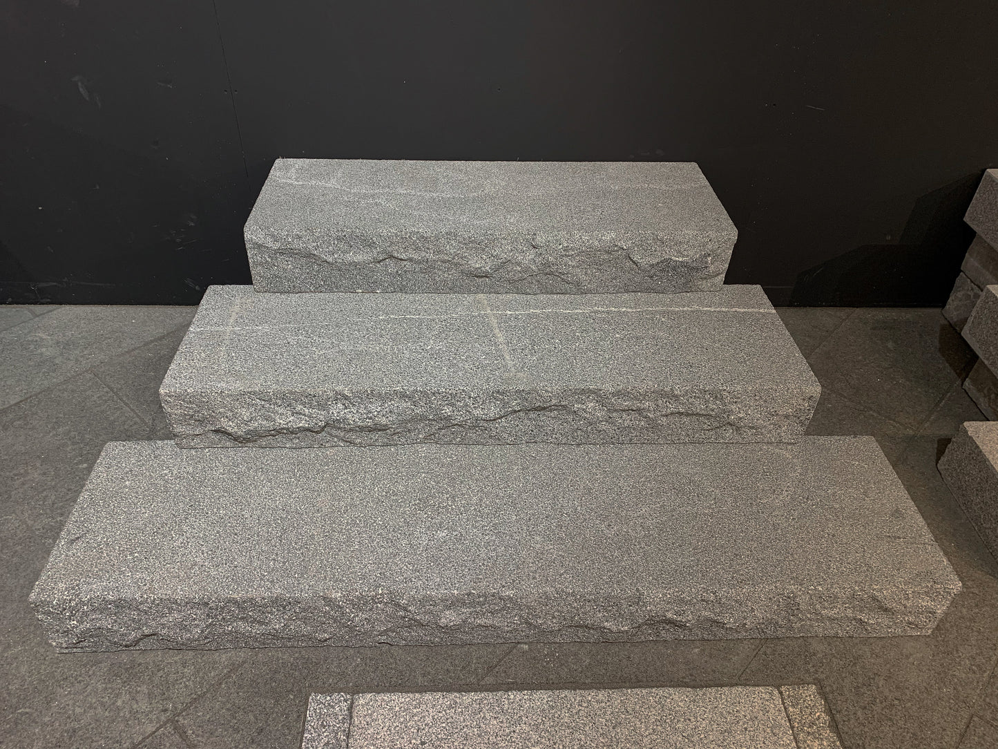 Block Step Granite - Bergama Graphite Grey 1000x350x150