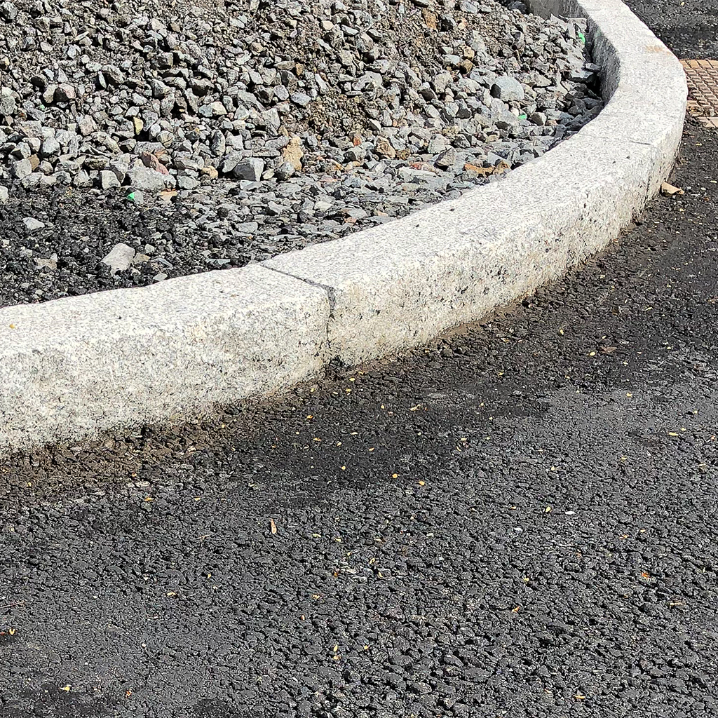 Curb Stone RV4 Granite Bergama Grey Radius 0,5-12,0 500-1100x300x100