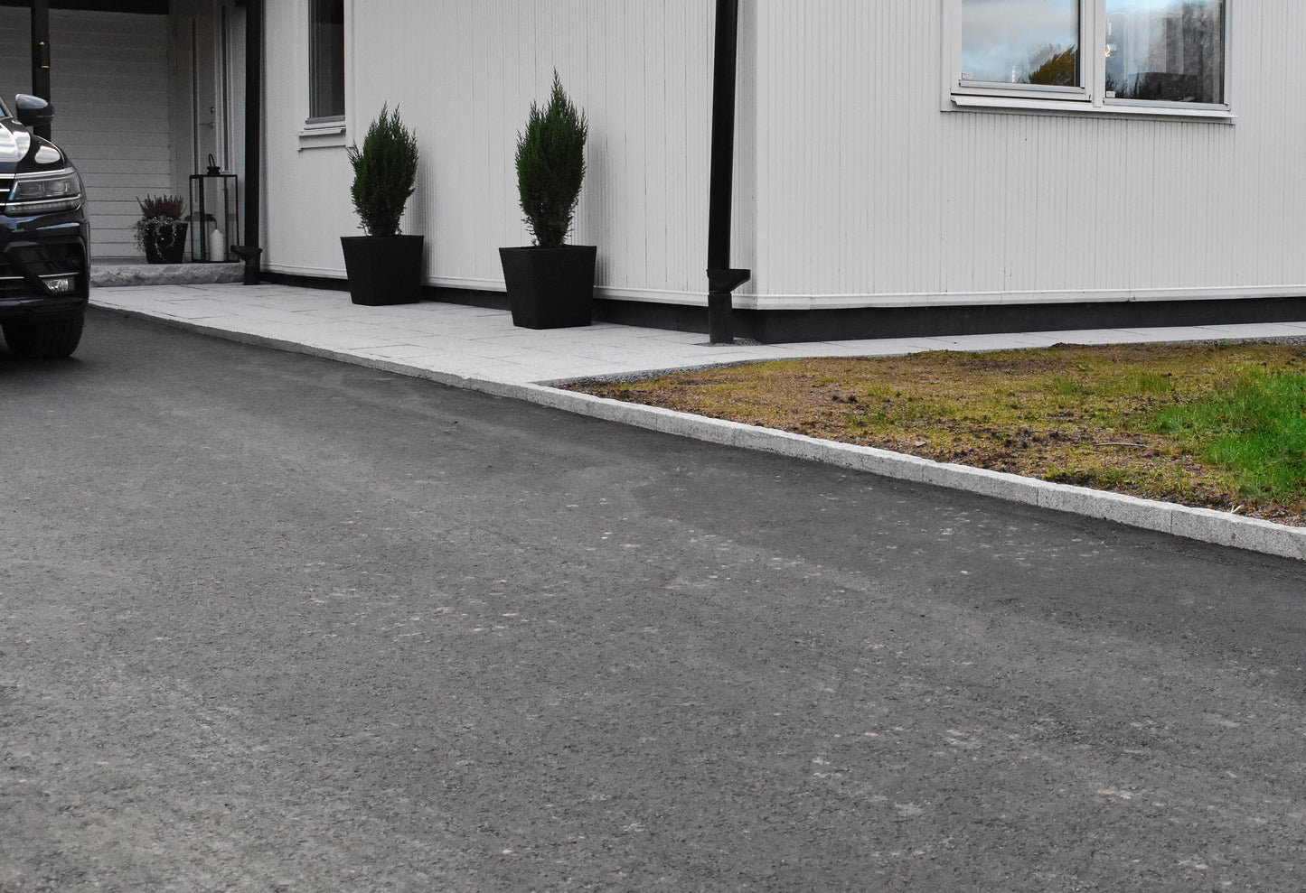 Trädgårdskantsten Mini Rustik Grå 500x150x75 | Stenbolaget.